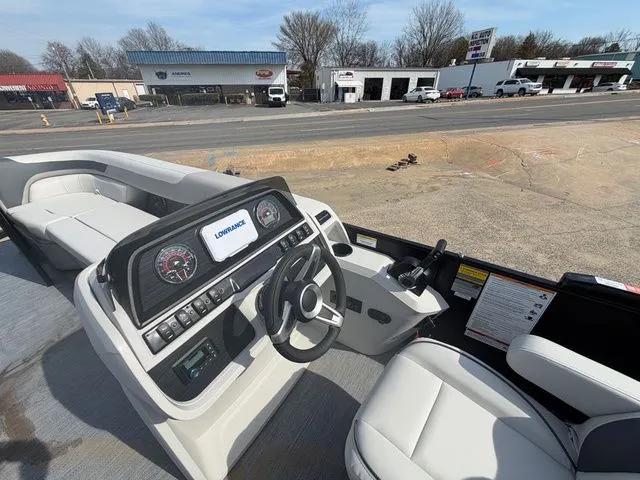 Slide: The Image of Godfrey Sweetwater 2286 SBC - 150 Yamaha 2026 - 7