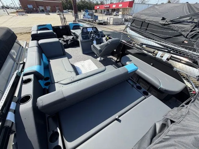 Slide: The Image of Godfrey Sweetwater 2286 SFL Tritoon - Yamaha 150 2026 - 10