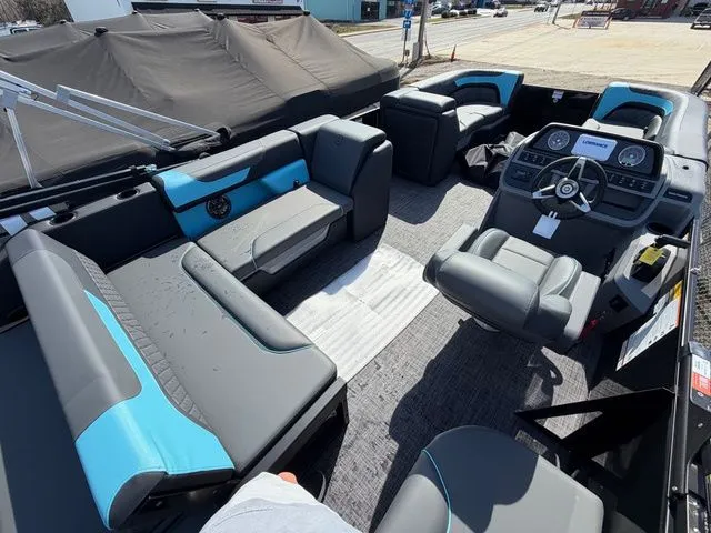 Slide: The Image of Godfrey Sweetwater 2286 SFL Tritoon - Yamaha 150 2026 - 5