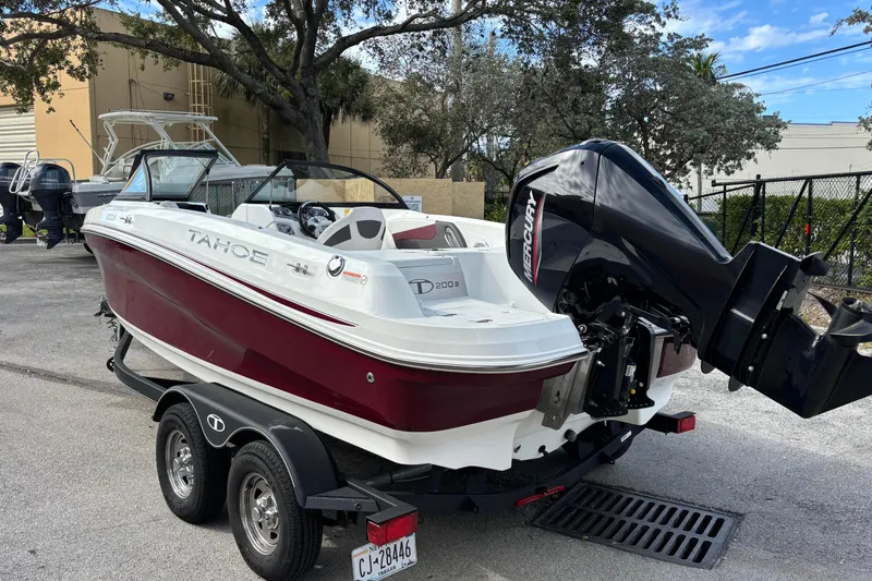 The Image of Tahoe 200 S 2023 - undefined