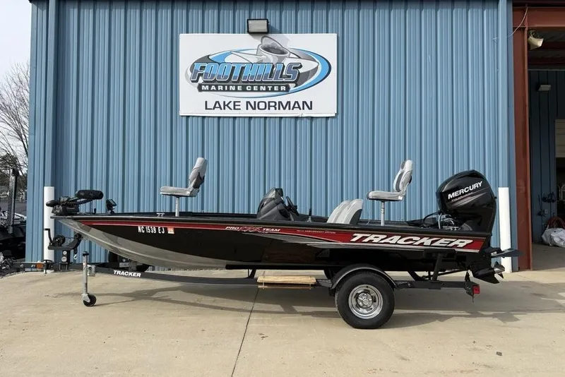 The Image of Tracker Pro Team 175 TXW 2018 - undefined