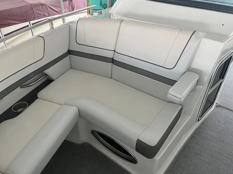 Slide: The Image of Formula 330 Crossover Bowrider 2019 - 16