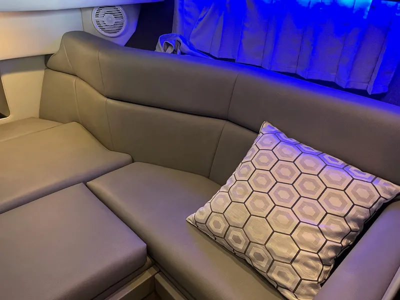 Slide: The Image of Formula 330 Crossover Bowrider 2019 - 19