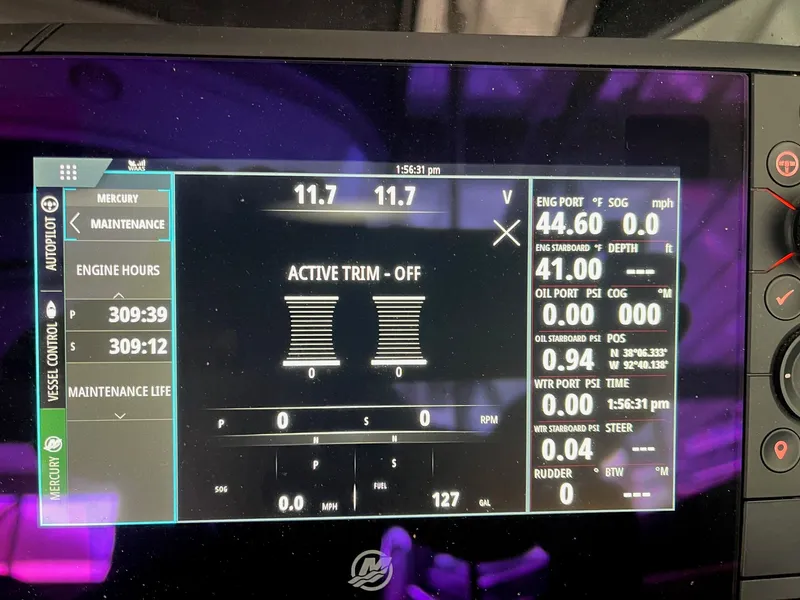 Slide: The Image of Formula 330 Crossover Bowrider 2019 - 22