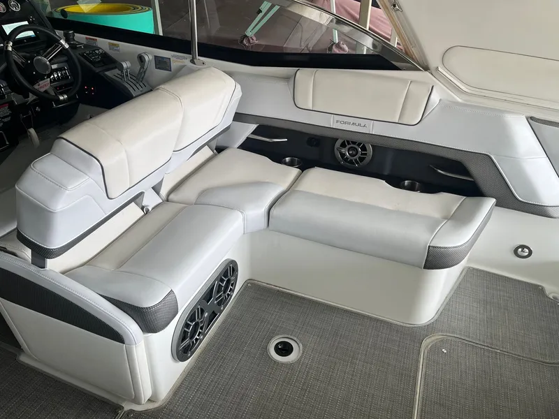 Slide: The Image of Formula 330 Crossover Bowrider 2019 - 4