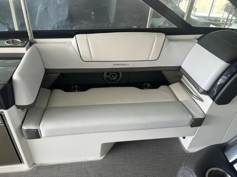 Slide: The Image of Formula 330 Crossover Bowrider 2019 - 6