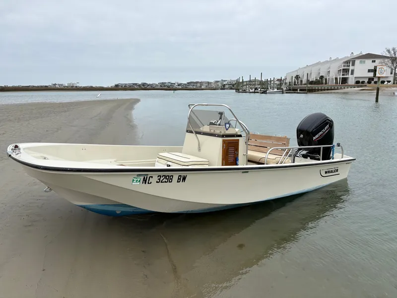 Slide: The Image of Boston Whaler 17 Montauk 1990 - 2