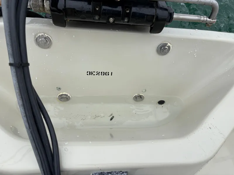 Slide: The Image of Boston Whaler 17 Montauk 1990 - 30