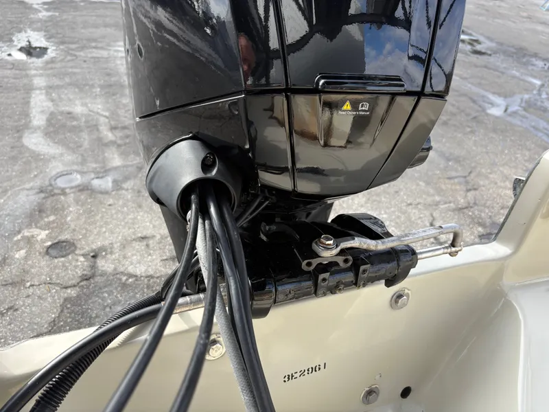 Slide: The Image of Boston Whaler 17 Montauk 1990 - 34