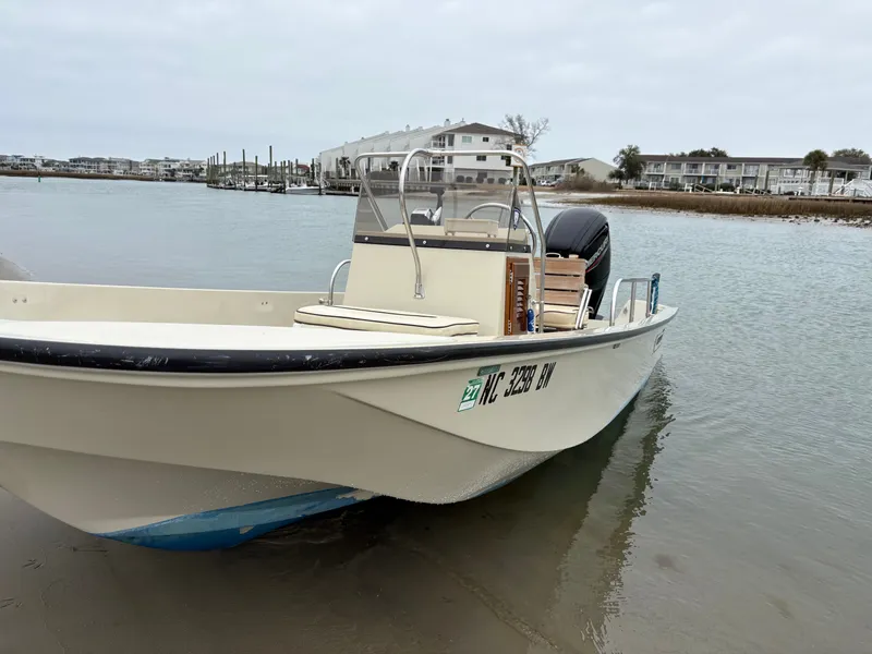 Slide: The Image of Boston Whaler 17 Montauk 1990 - 4