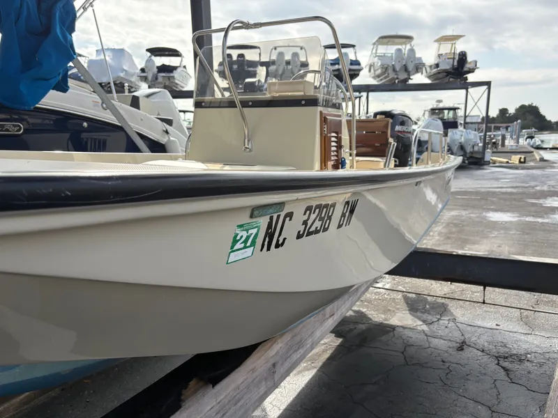 Slide: The Image of Boston Whaler 17 Montauk 1990 - 7