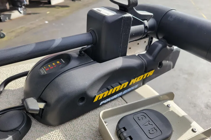 Slide: The Image of Minn Kota PowerDrive trolling motor on 2005 Lowe Fish & Ski 165 boat. - 19