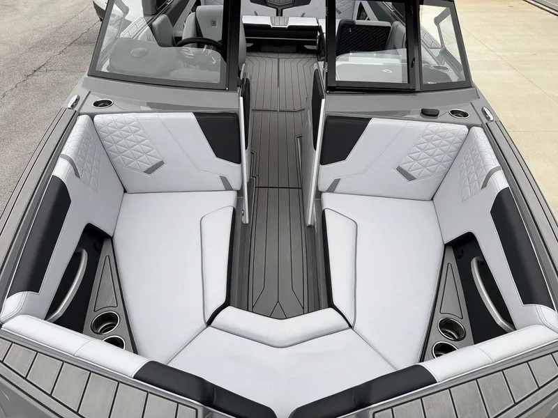 Slide: The Image of Nautique GS24 2026 - 21