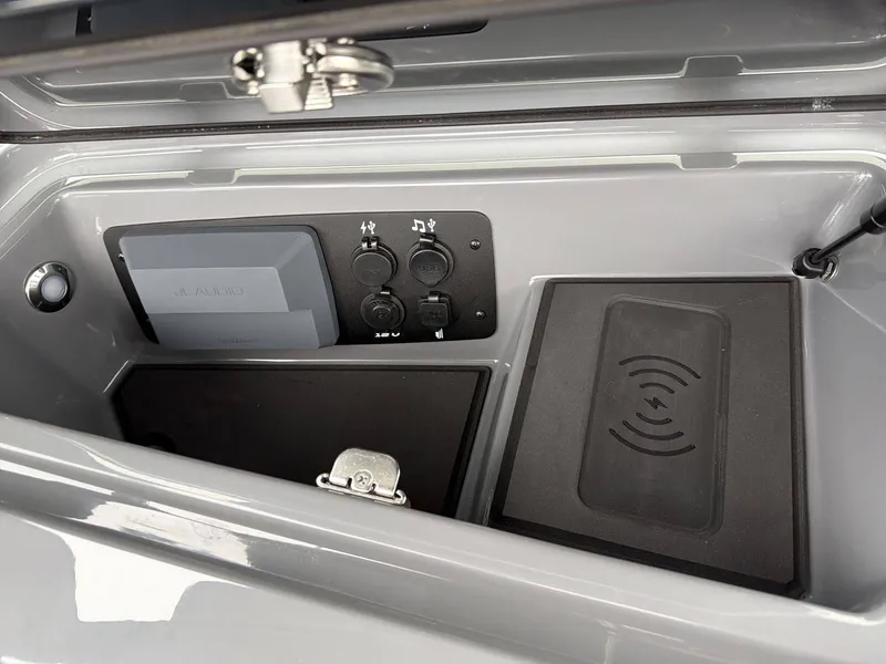 Slide: The Image of Nautique GS24 2026 - 7