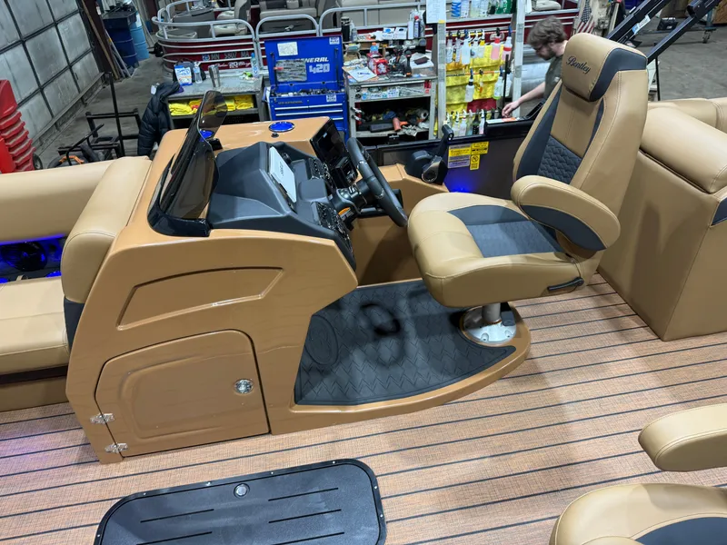 Slide: The Image of Bentley Pontoons Elite 223 Admiral Quad Lounge Tritoon 2026 - 13