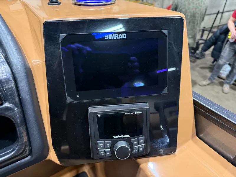 Slide: The Image of Bentley Pontoons Elite 223 Admiral Quad Lounge Tritoon 2026 - 17