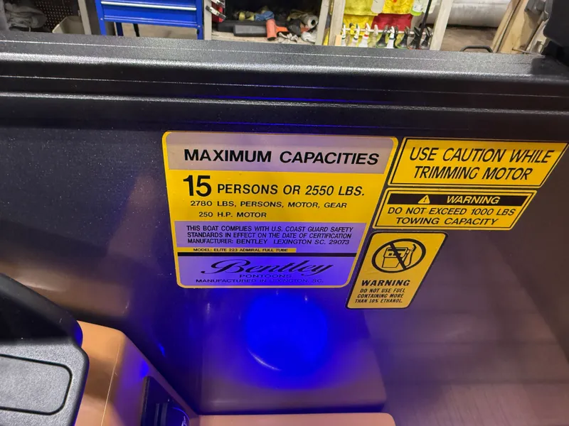 Slide: The Image of Bentley Pontoons Elite 223 Admiral Quad Lounge Tritoon 2026 - 19