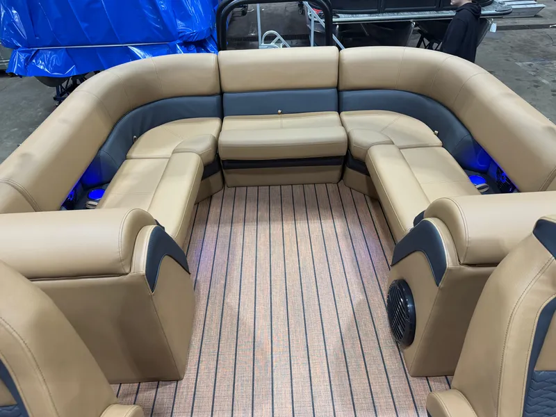 Slide: The Image of Bentley Pontoons Elite 223 Admiral Quad Lounge Tritoon 2026 - 20