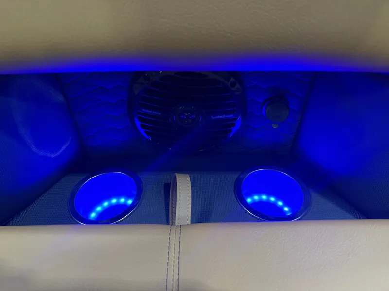 Slide: The Image of Bentley Pontoons Elite 223 Admiral Quad Lounge Tritoon 2026 - 25