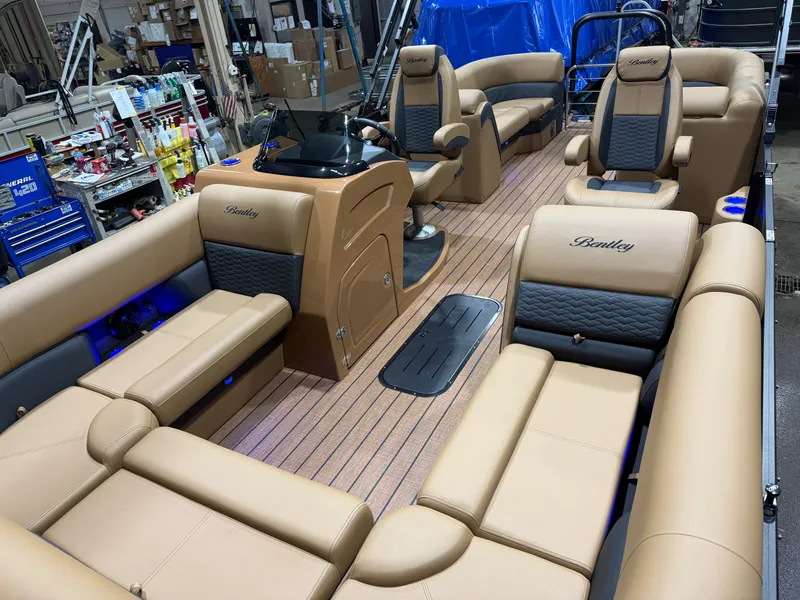 Slide: The Image of Bentley Pontoons Elite 223 Admiral Quad Lounge Tritoon 2026 - 33