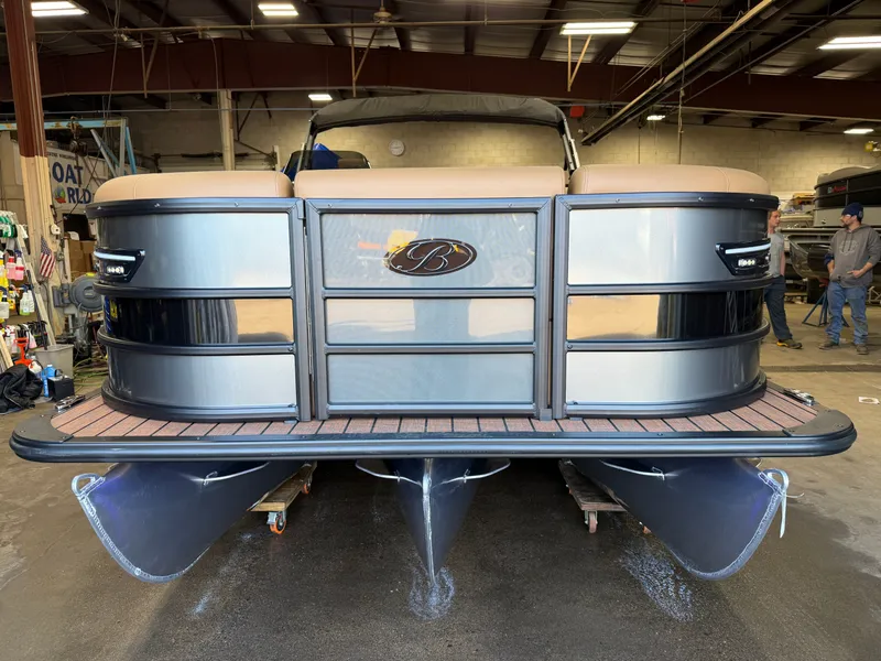 Slide: The Image of Bentley Pontoons Elite 223 Admiral Quad Lounge Tritoon 2026 - 40