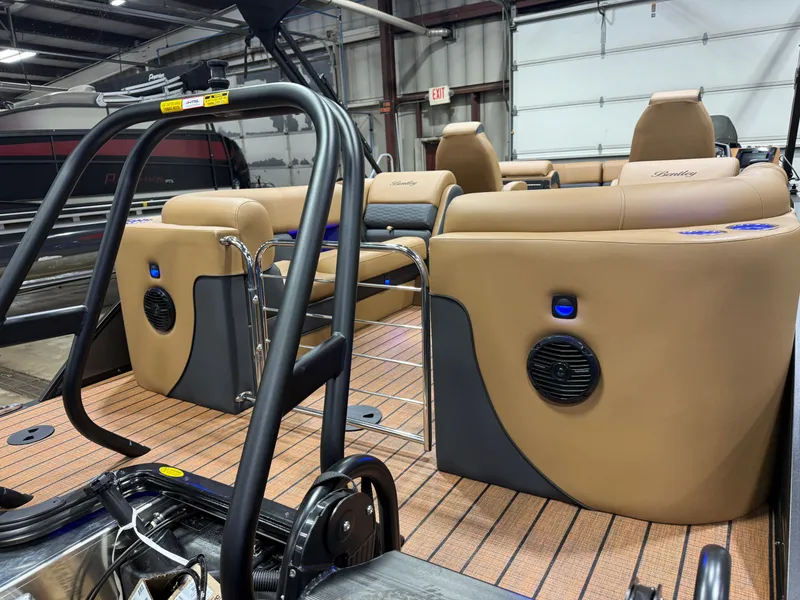 Slide: The Image of Bentley Pontoons Elite 223 Admiral Quad Lounge Tritoon 2026 - 51