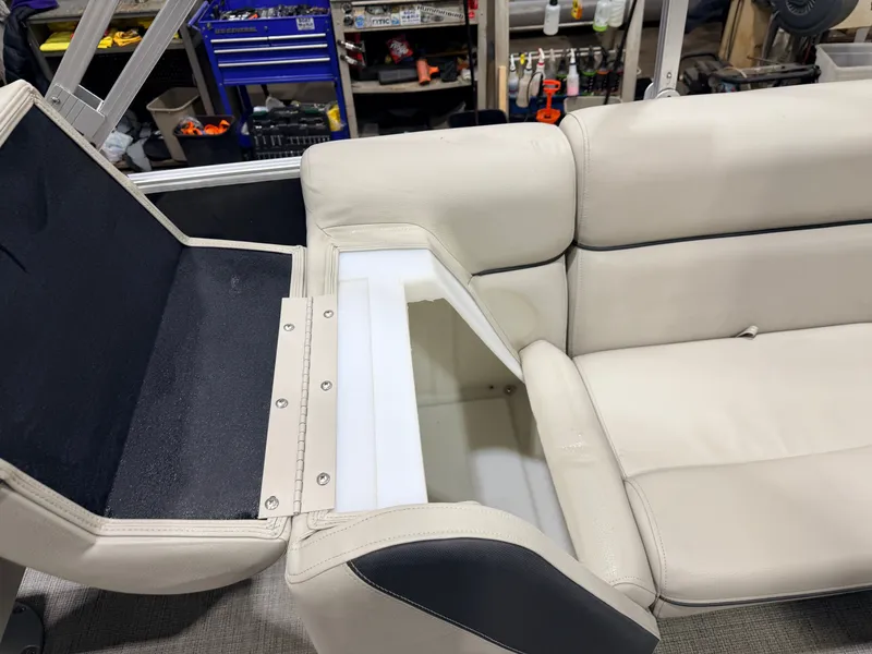 Slide: The Image of Berkshire 22 RFX SE Quad Lounge & 115HP Mercury 4Stroke - $29,995 2021 - 31