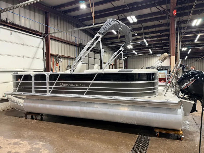 Slide: The Image of Berkshire 22 RFX SE Quad Lounge & 115HP Mercury 4Stroke - $29,995 2021 - 37