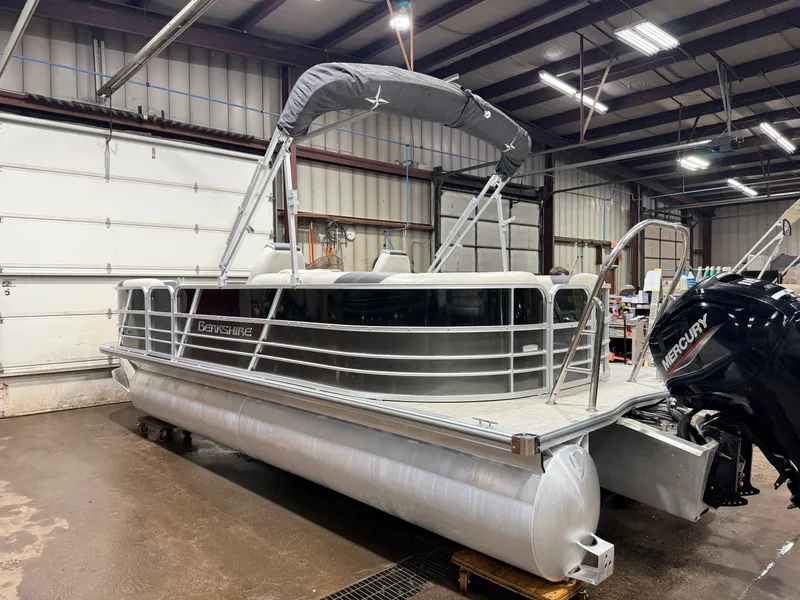 Slide: The Image of Berkshire 22 RFX SE Quad Lounge & 115HP Mercury 4Stroke - $29,995 2021 - 38