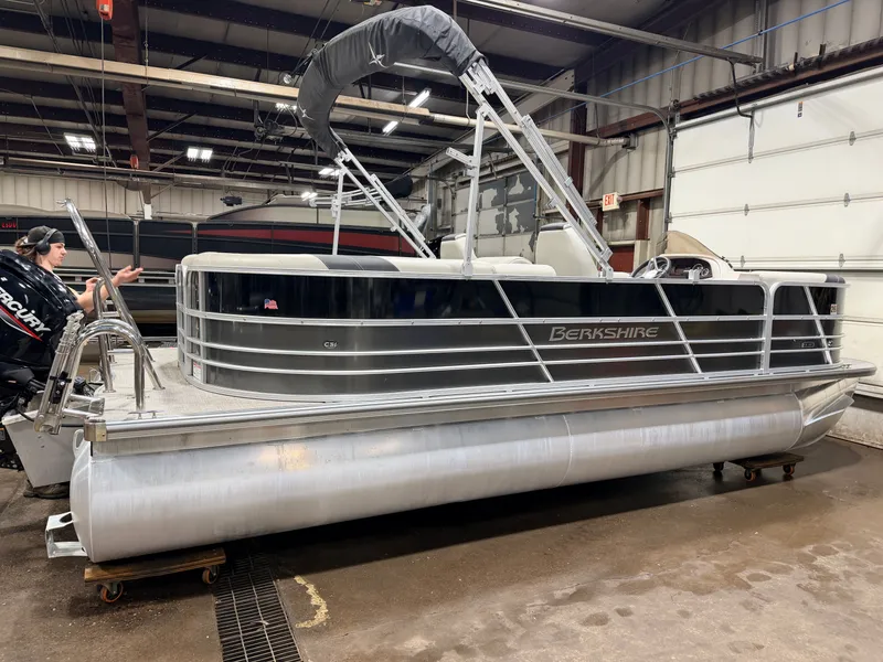 Slide: The Image of Berkshire 22 RFX SE Quad Lounge & 115HP Mercury 4Stroke - $29,995 2021 - 40