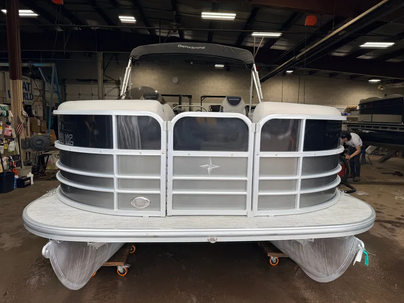 Slide: The Image of Berkshire 22 RFX SE Quad Lounge & 115HP Mercury 4Stroke - $29,995 2021 - 44