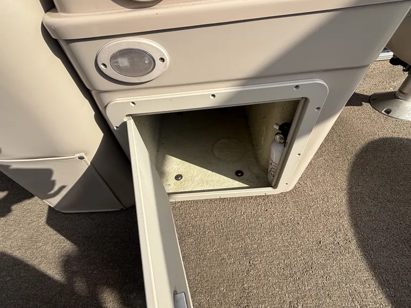 Slide: The Image of Sylvan 8522 Mirage Cruise w/Suzuki 115HP Engine and Trailer 2012 - 14