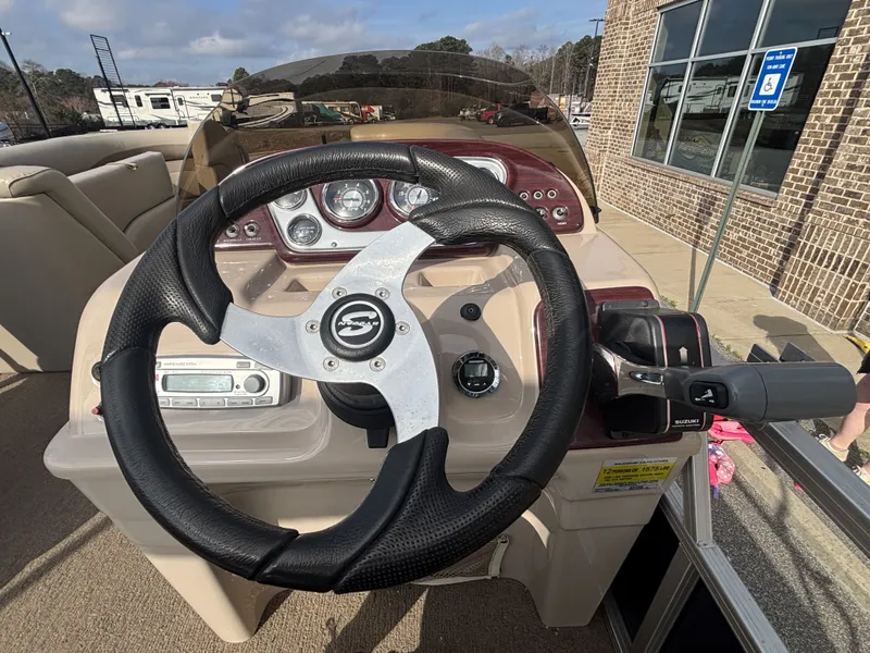 Slide: The Image of Sylvan 8522 Mirage Cruise w/Suzuki 115HP Engine and Trailer 2012 - 18