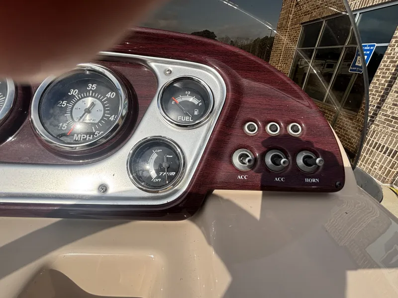 Slide: The Image of Sylvan 8522 Mirage Cruise w/Suzuki 115HP Engine and Trailer 2012 - 20