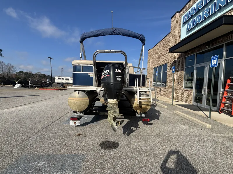 Slide: The Image of Sylvan 8522 Mirage Cruise w/Suzuki 115HP Engine and Trailer 2012 - 3