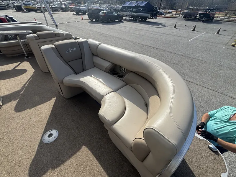 Slide: The Image of Sylvan 8522 Mirage Cruise w/Suzuki 115HP Engine and Trailer 2012 - 32