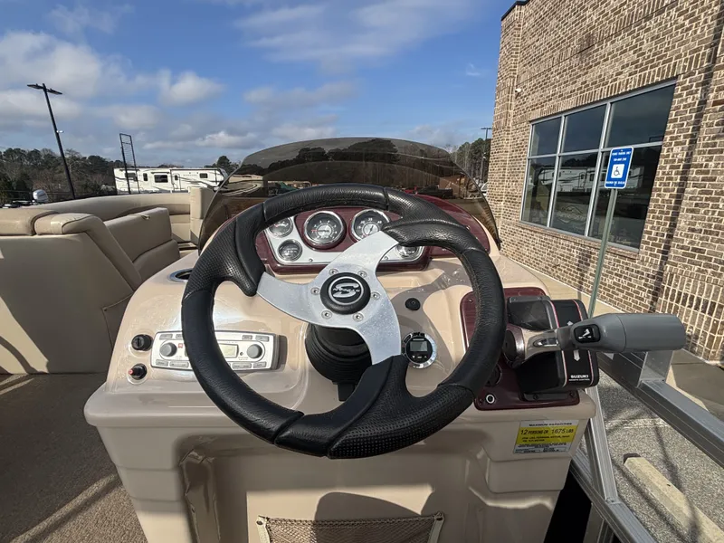 Slide: The Image of Sylvan 8522 Mirage Cruise w/Suzuki 115HP Engine and Trailer 2012 - 43