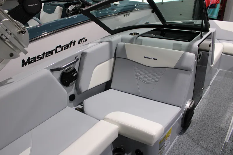 Slide: The Image of MasterCraft NXT22 2026 - 9