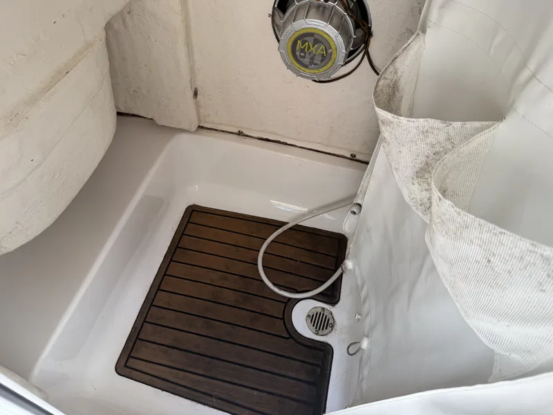 Slide: The Image of Tidewater 232 CC Adventure 2021 - 15