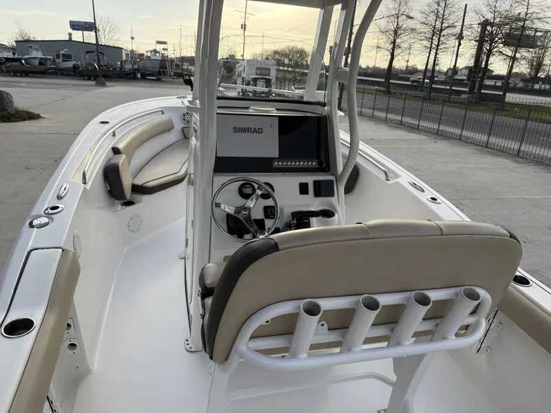 Slide: The Image of Tidewater 232 CC Adventure 2021 - 6