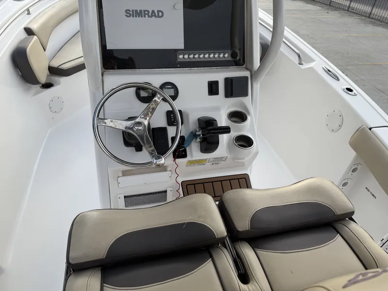 Slide: The Image of Tidewater 232 CC Adventure 2021 - 8