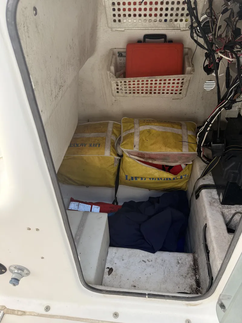 Slide: The Image of Cape Horn Yachts 24 CC 2004 - 9