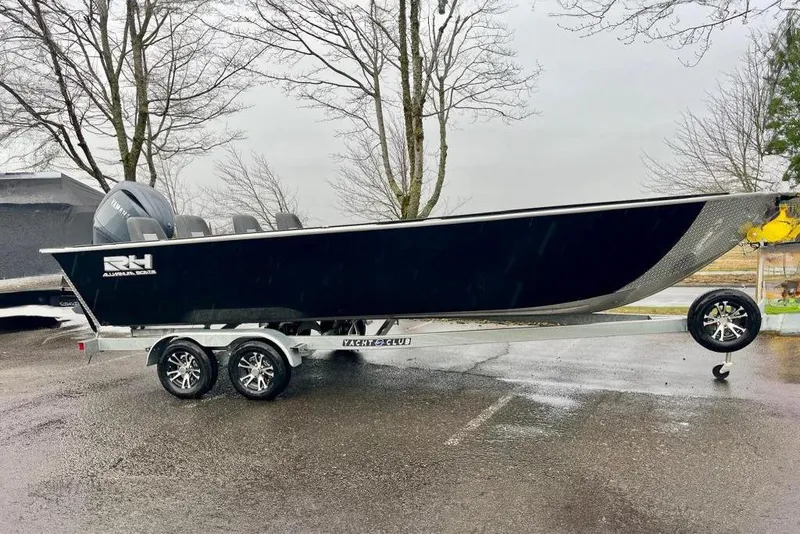 The Image of 2026 RH Boats 23 Commander on trailer - 0