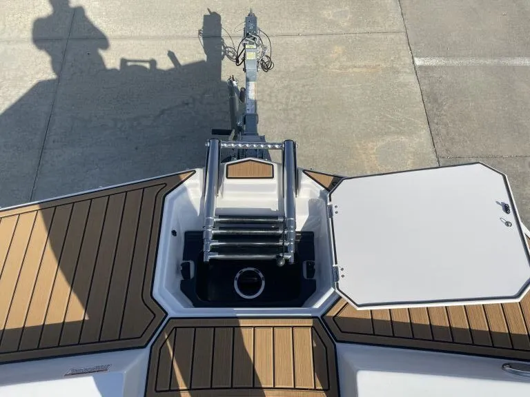 Slide: The Image of Starcraft SVX 211 IO 2025 - 14