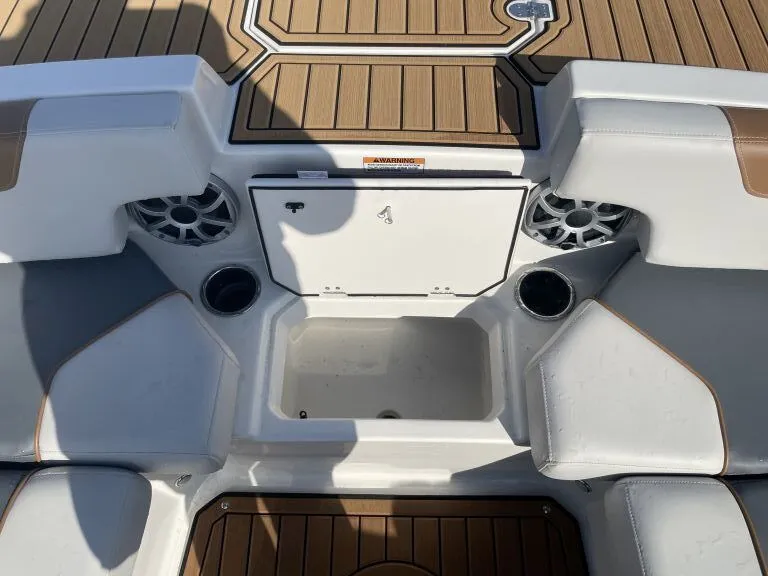 Slide: The Image of Starcraft SVX 211 IO 2025 - 15