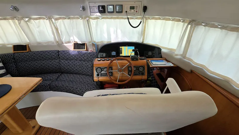 Slide: The Image of Salon Lower Helm Wide - 12