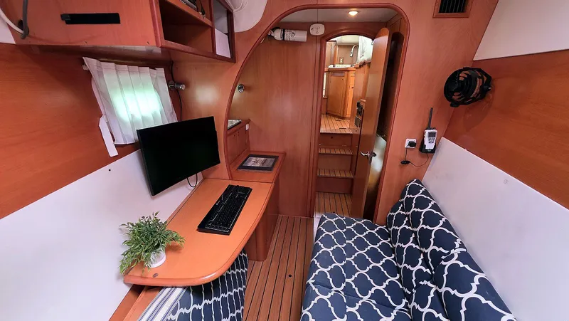 Slide: The Image of Office Aft - 19