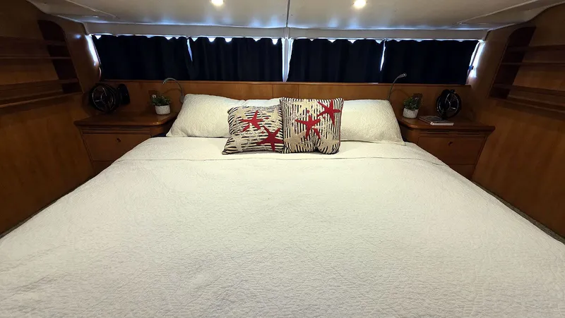 Slide: The Image of Master Stateroom Aft - 29