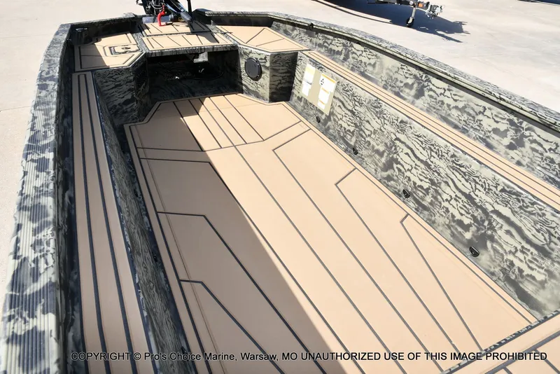 Slide: The Image of Tracker Grizzly 1650 T Prairie Wings Edition w/50HP Mercury Tiller 2026 - 15