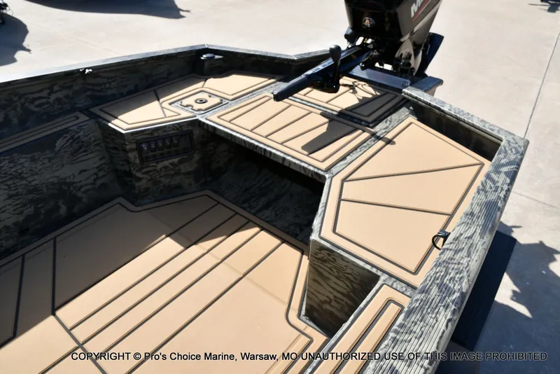 Slide: The Image of Tracker Grizzly 1650 T Prairie Wings Edition w/50HP Mercury Tiller 2026 - 17